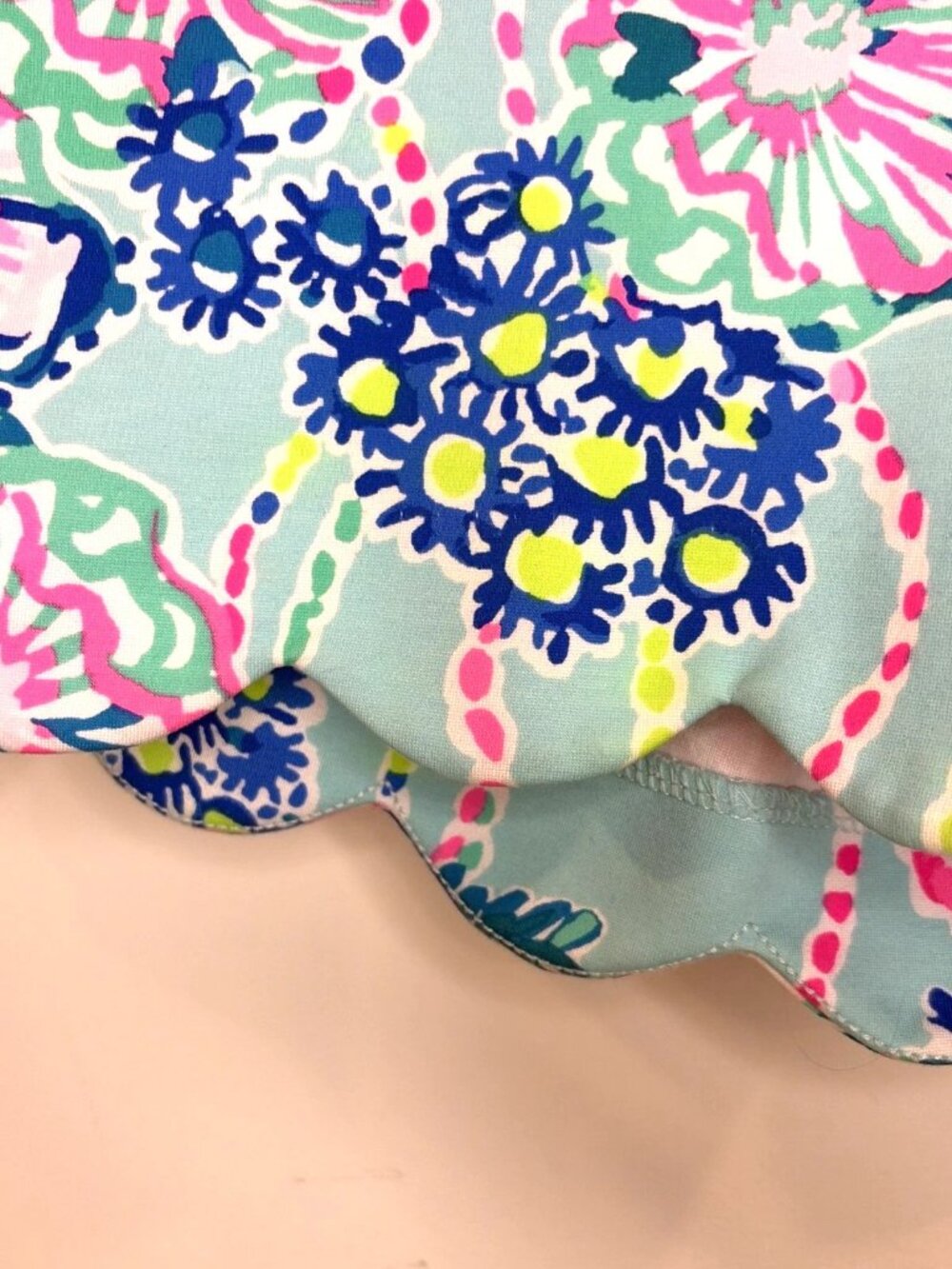 NWT Lilly Pulitzer Buttercup Knit Shorts Sz M Beach You To It 5" Scalloped Hem - Picture 4 of 10